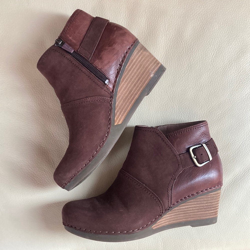 EUC Dansko Shirley Booties in Brown 39